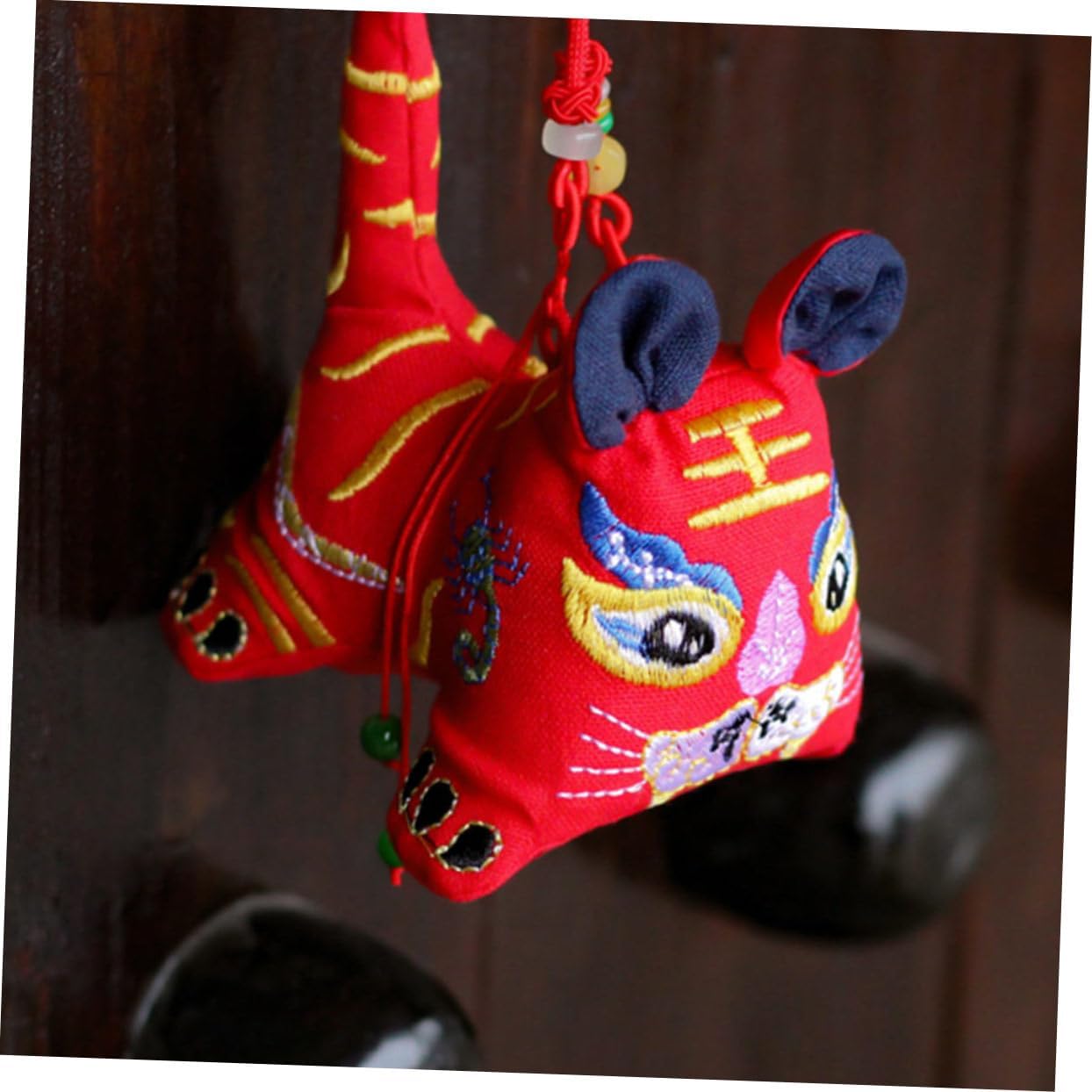 1pc Delicate Embroidered Tiger Design Sachet Container