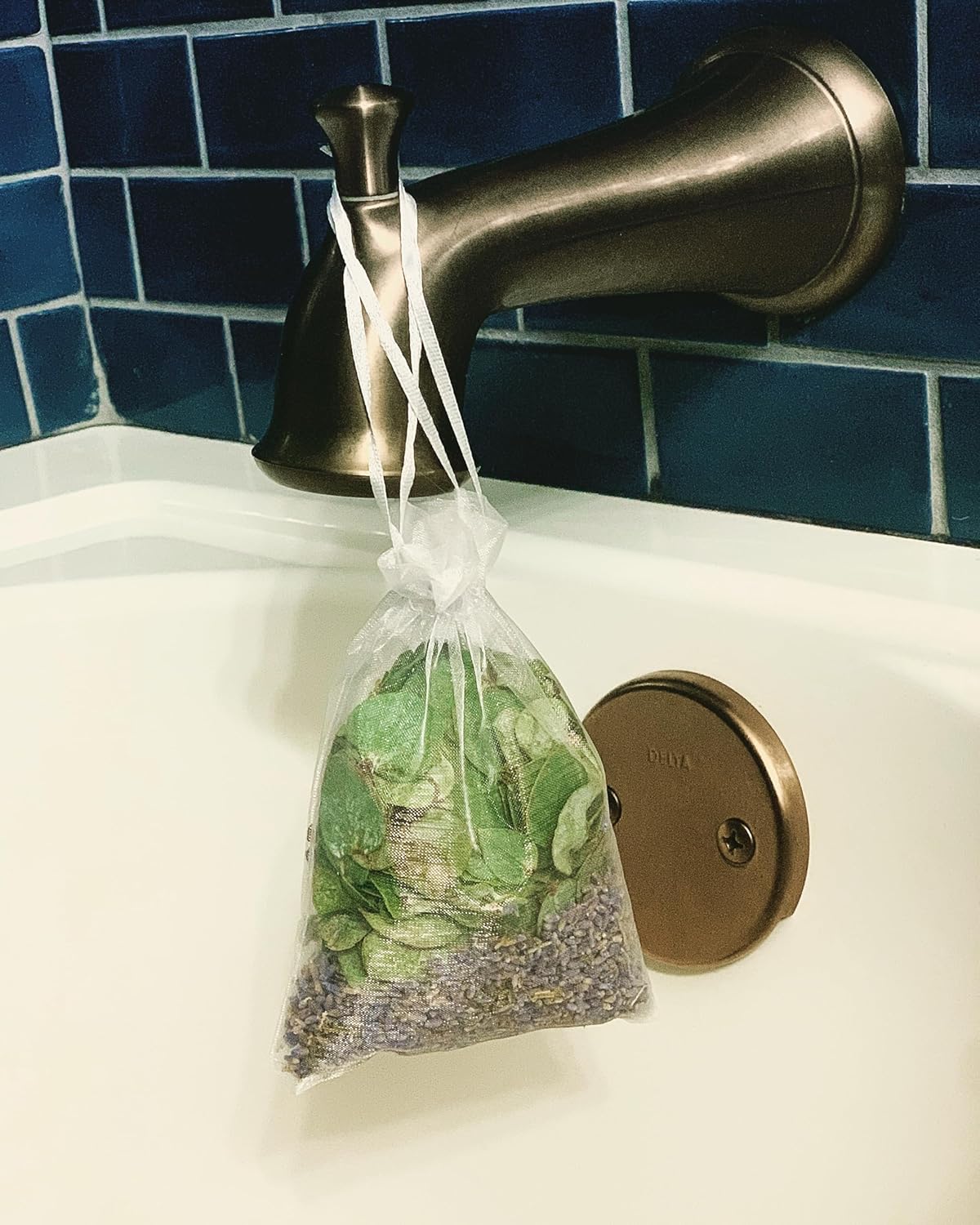 Natural Eucalyptus Lavender Shower Sachets Pack of 3
